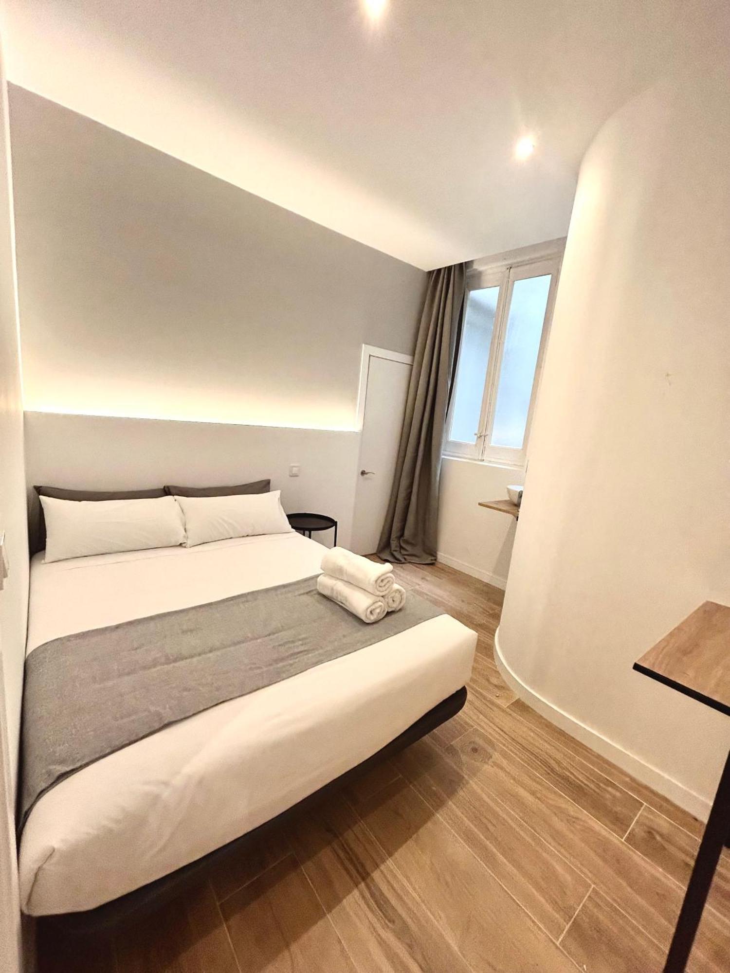 Casa De Huespedes San Andres Hotel Madrid Bagian luar foto